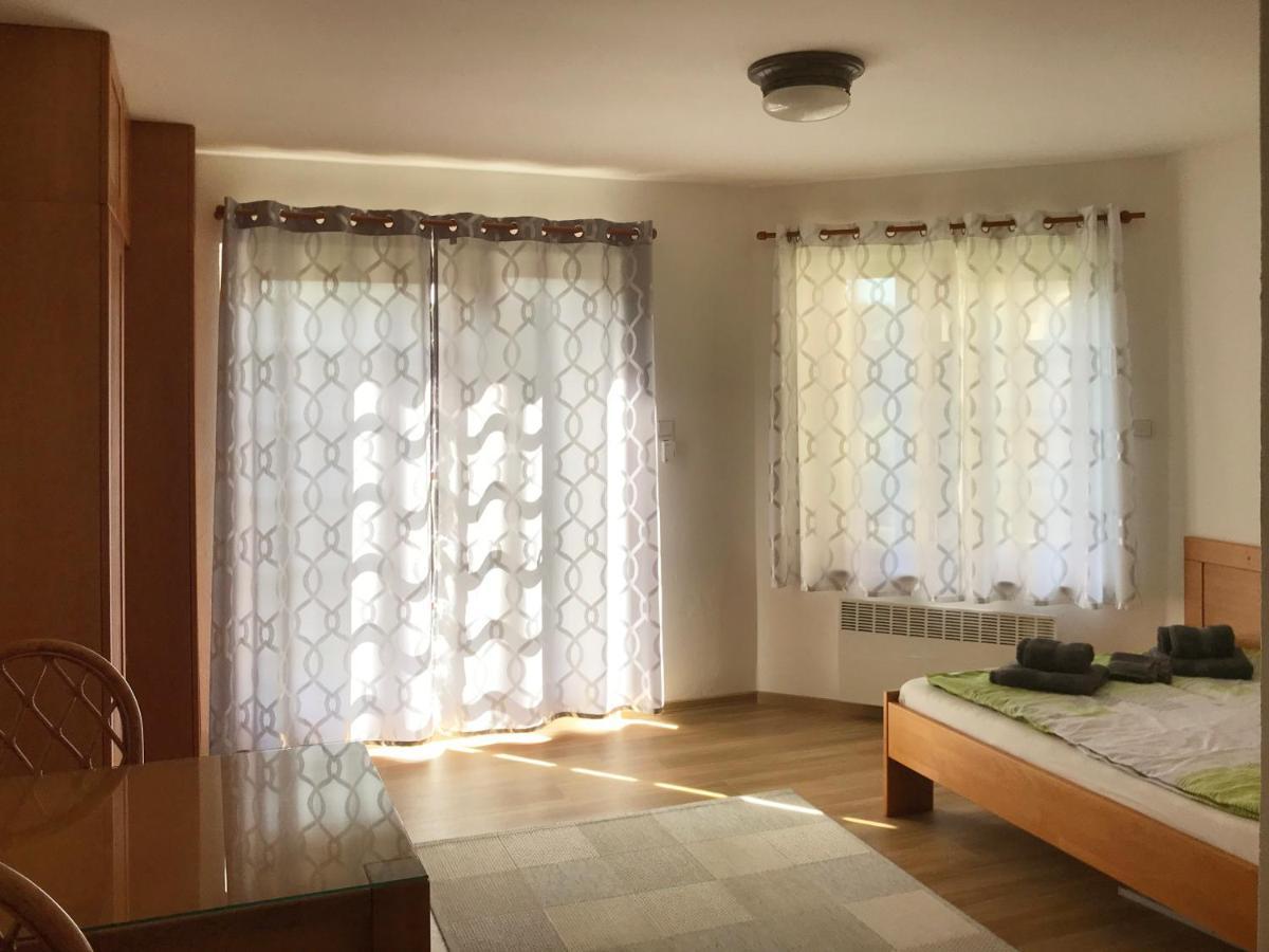 شقة Hluboká nad Vltavou  في Apartman Hosin المظهر الخارجي الصورة